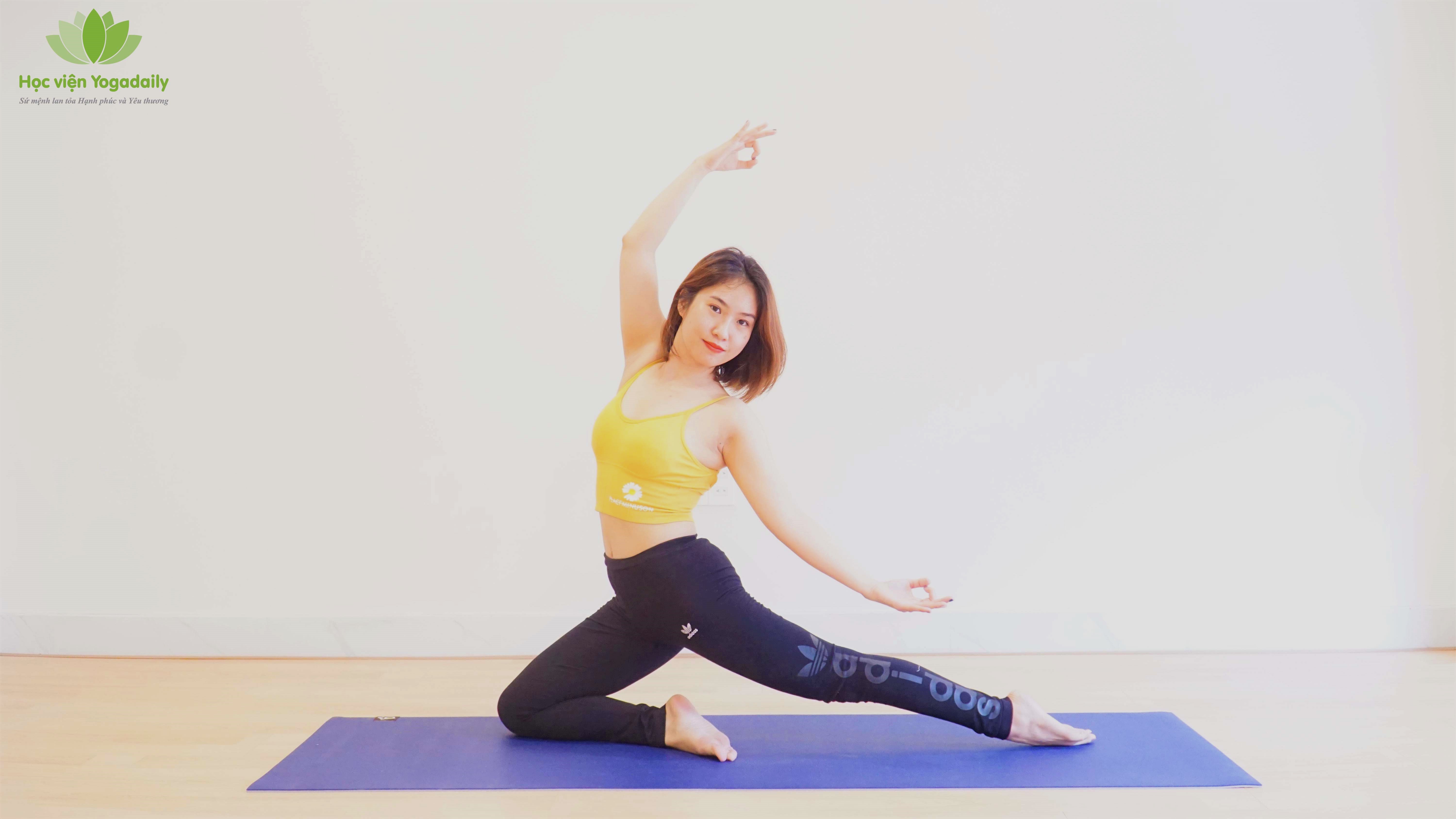 nghề huấn luyện viên yoga