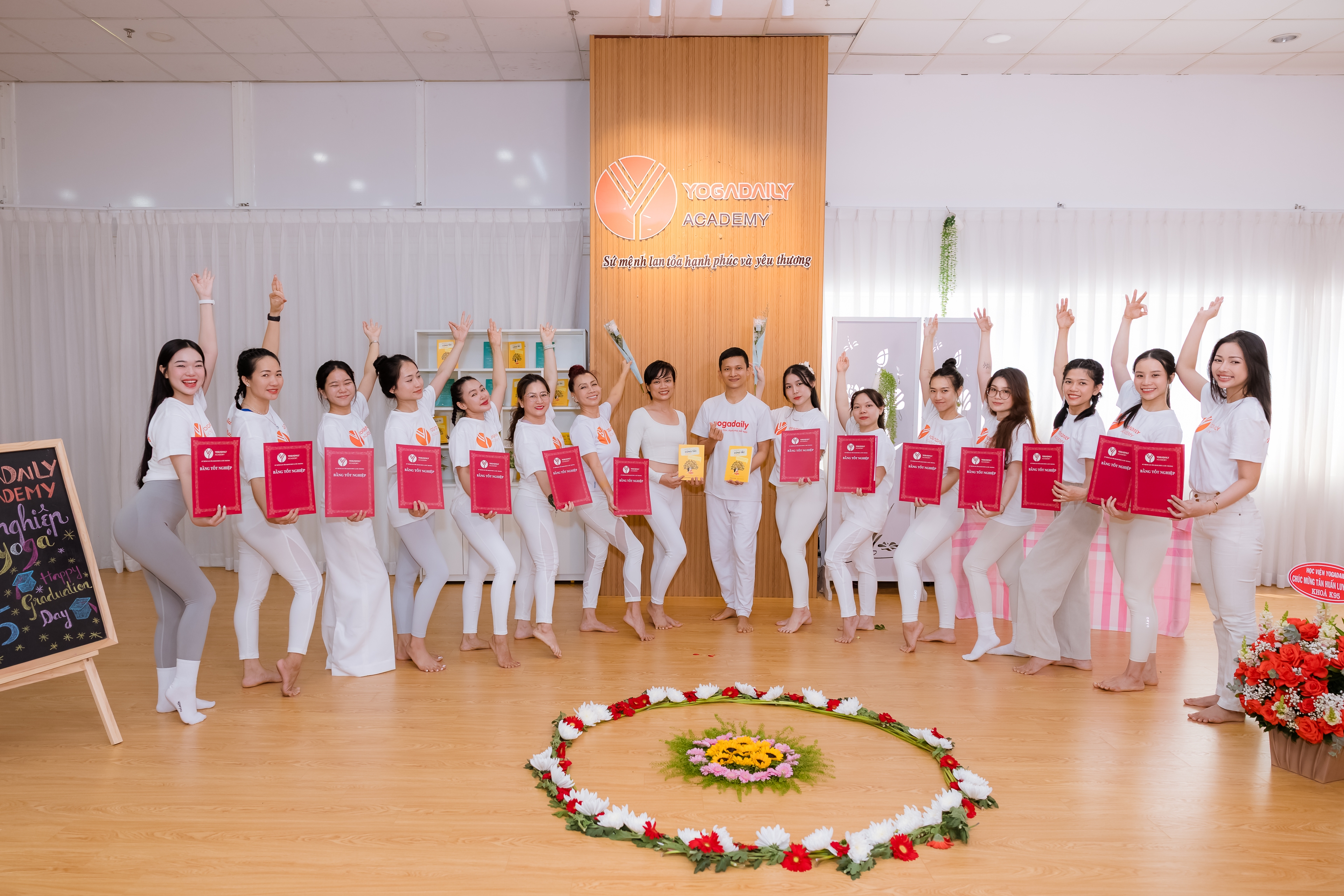 huan-luyen-vien-yoga