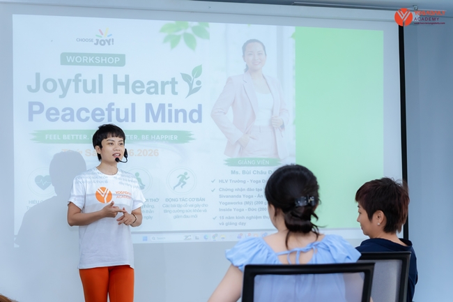Yoga doanh nghiệp tại văn phòng làm việc